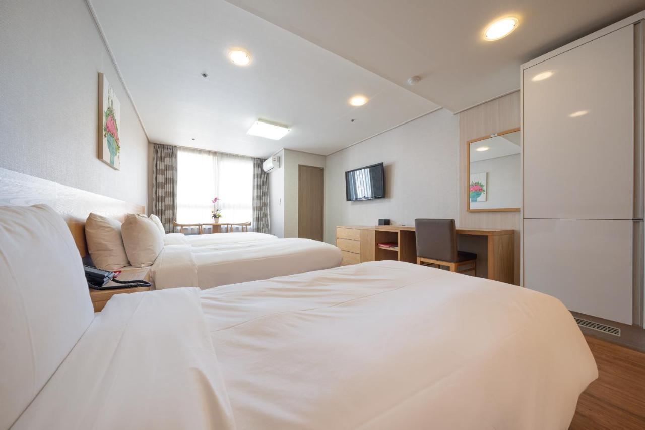 Hotel Ramada By Wyndham Seoul Dongdaemun Exterior foto