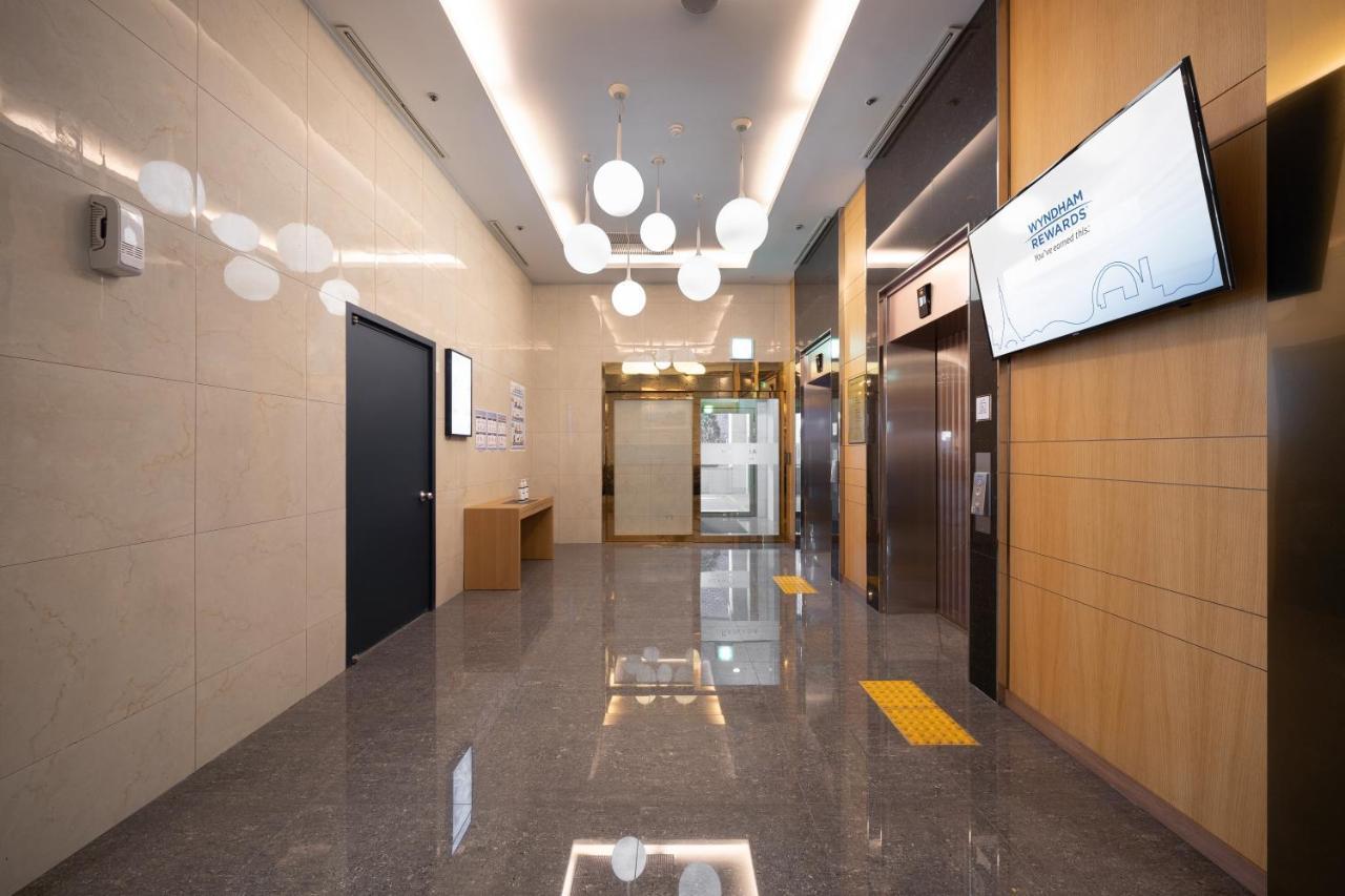 Hotel Ramada By Wyndham Seoul Dongdaemun Exterior foto