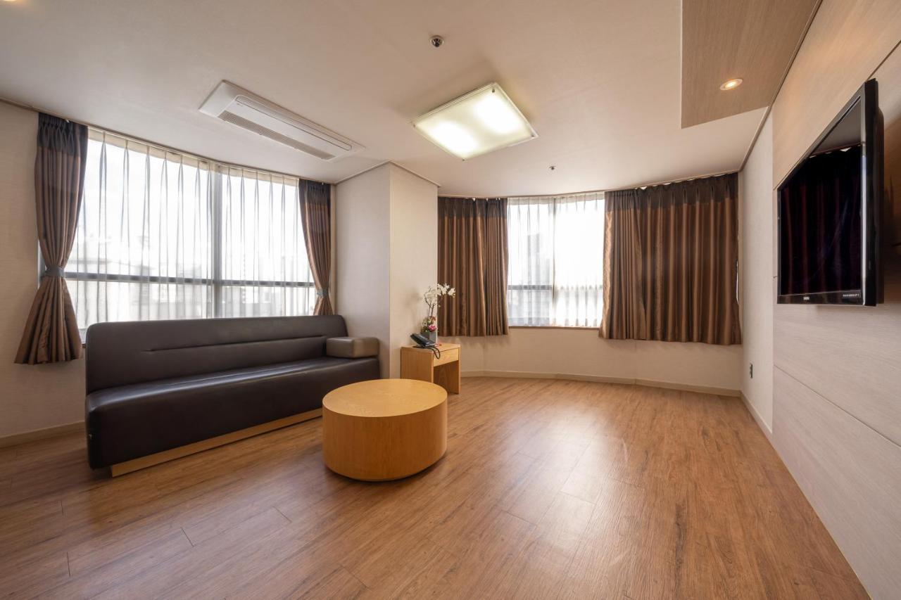 Hotel Ramada By Wyndham Seoul Dongdaemun Exterior foto