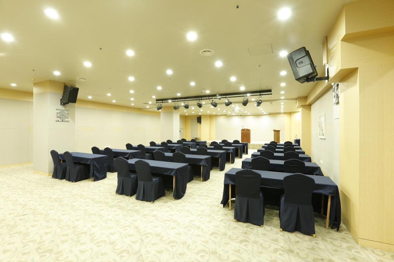 Hotel Ramada By Wyndham Seoul Dongdaemun Exterior foto