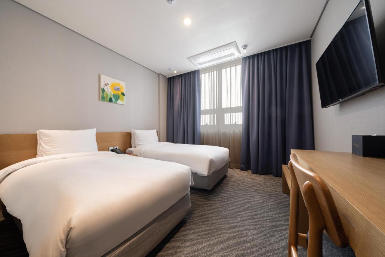 Hotel Ramada By Wyndham Seoul Dongdaemun Exterior foto