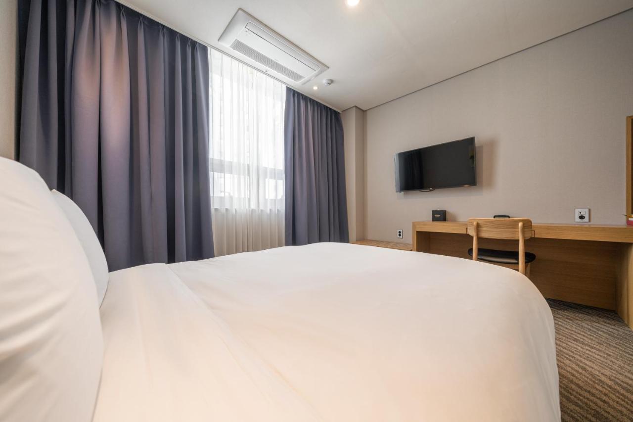 Hotel Ramada By Wyndham Seoul Dongdaemun Exterior foto