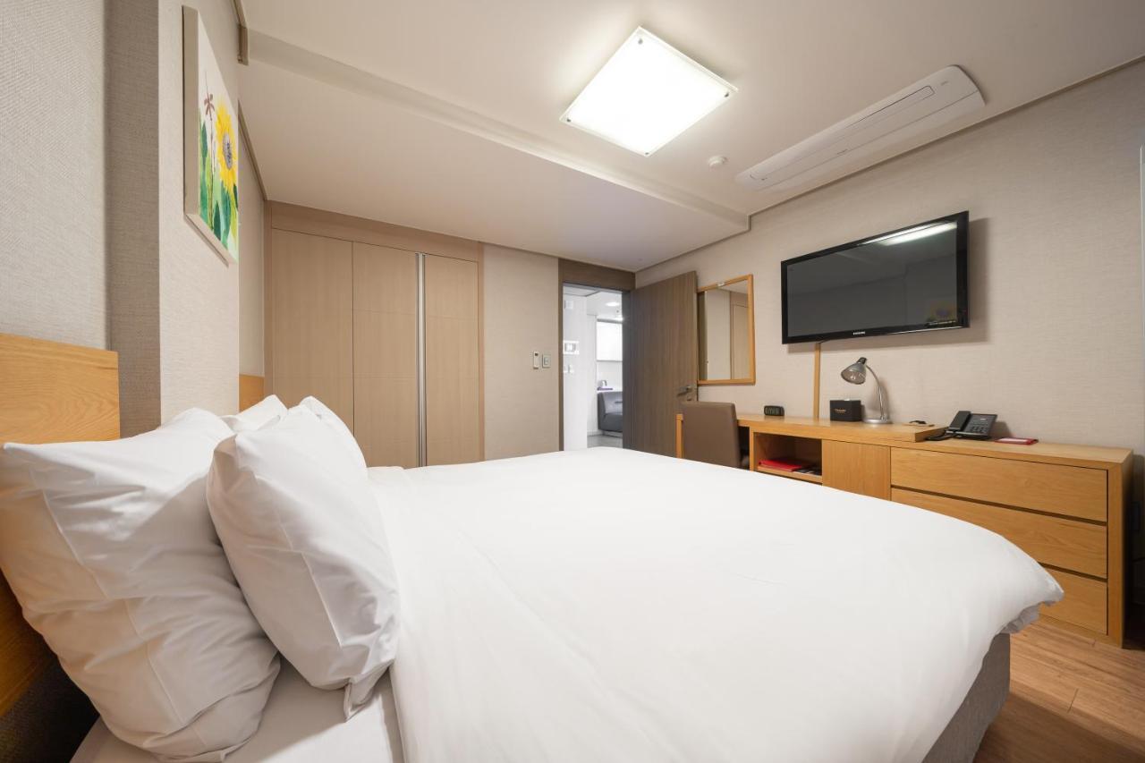 Hotel Ramada By Wyndham Seoul Dongdaemun Exterior foto