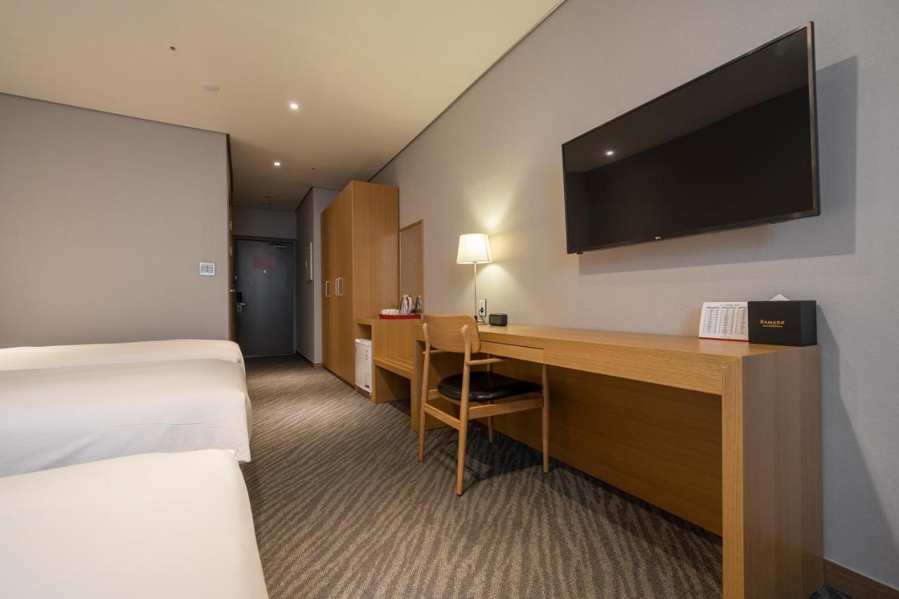 Hotel Ramada By Wyndham Seoul Dongdaemun Exterior foto
