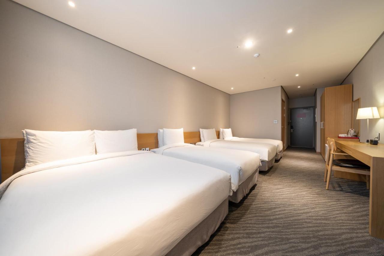 Hotel Ramada By Wyndham Seoul Dongdaemun Exterior foto