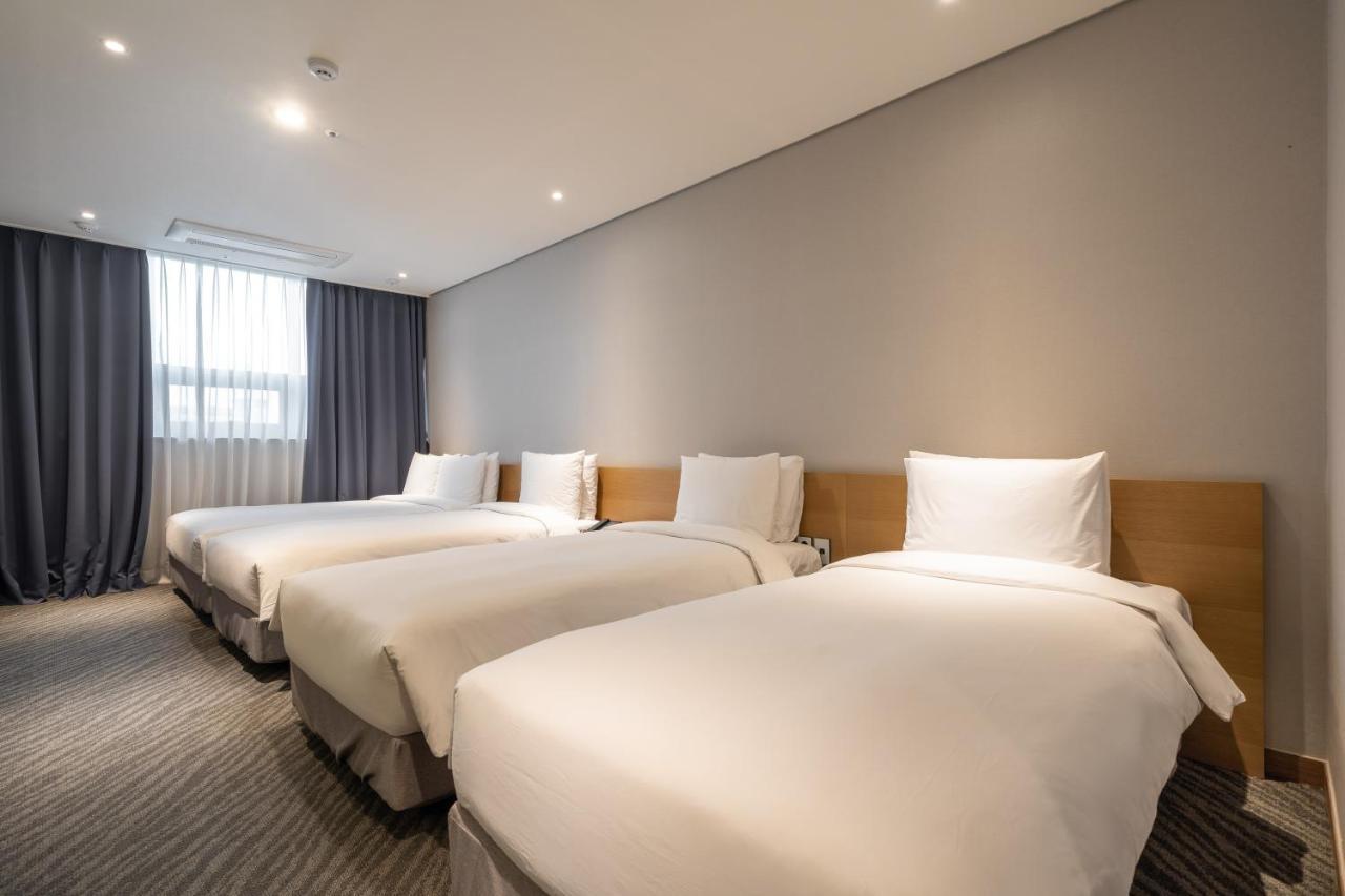 Hotel Ramada By Wyndham Seoul Dongdaemun Exterior foto