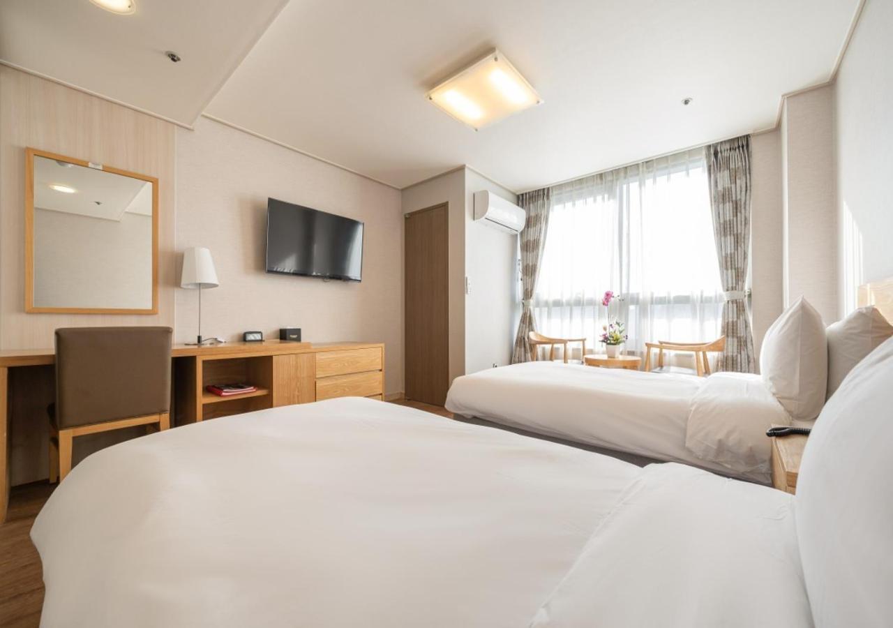 Hotel Ramada By Wyndham Seoul Dongdaemun Exterior foto