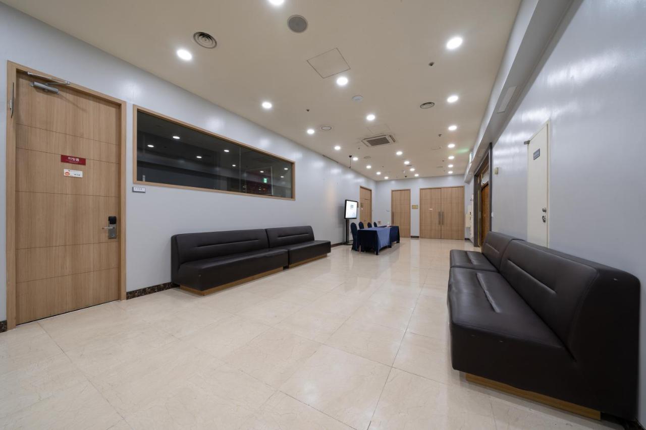 Hotel Ramada By Wyndham Seoul Dongdaemun Exterior foto