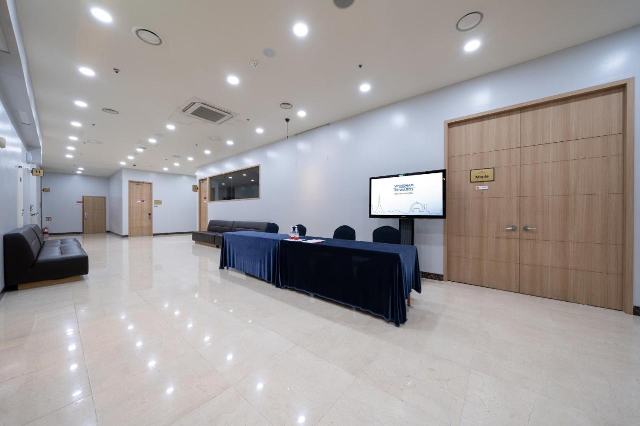 Hotel Ramada By Wyndham Seoul Dongdaemun Exterior foto